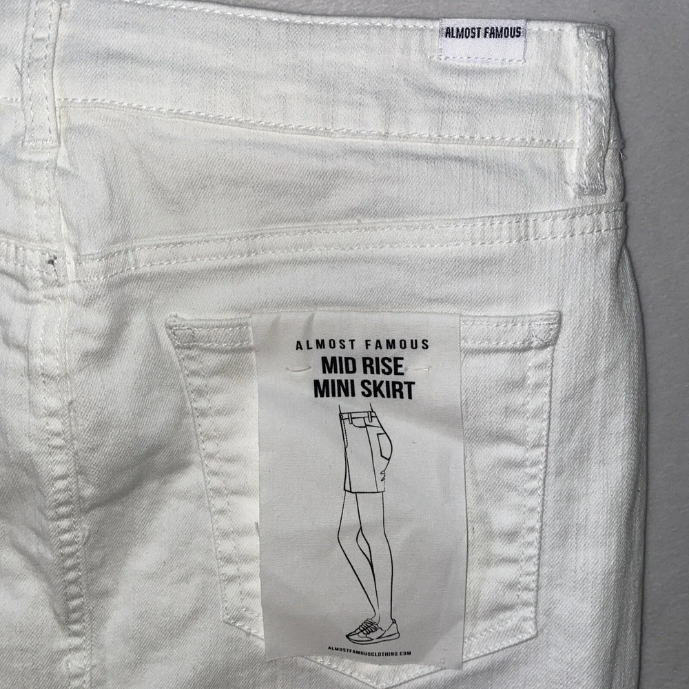 Almost Famous Mini Skirt Size 9 White Mid Rise Denim Frayed Distressed Y2K Trend